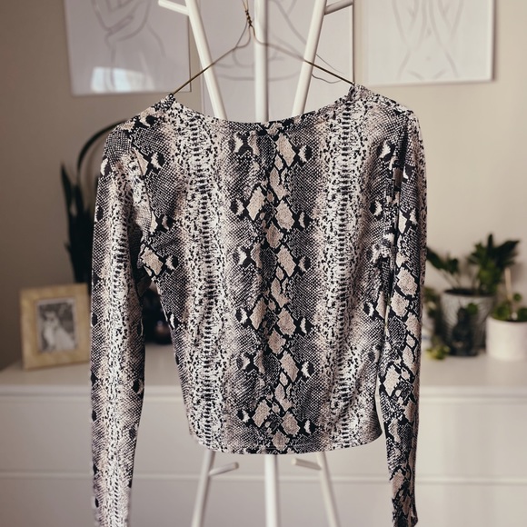 DYNAMITE Long Sleeve Snake Print Shirt - Picture 3 of 6